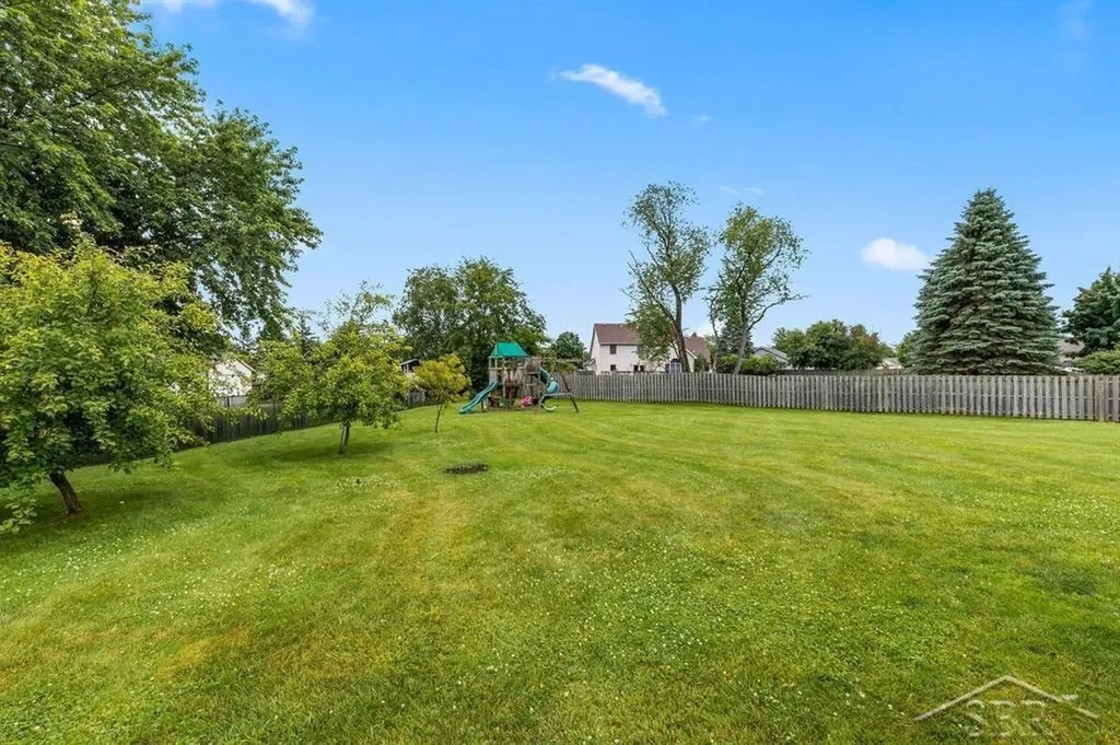 11169 Moorfield Drive Tittabawassee Township MI 48623