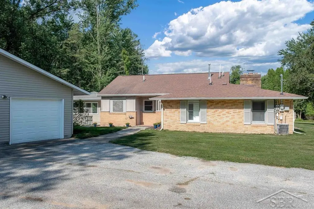 3401 Pomranky Road Midland City MI 48640