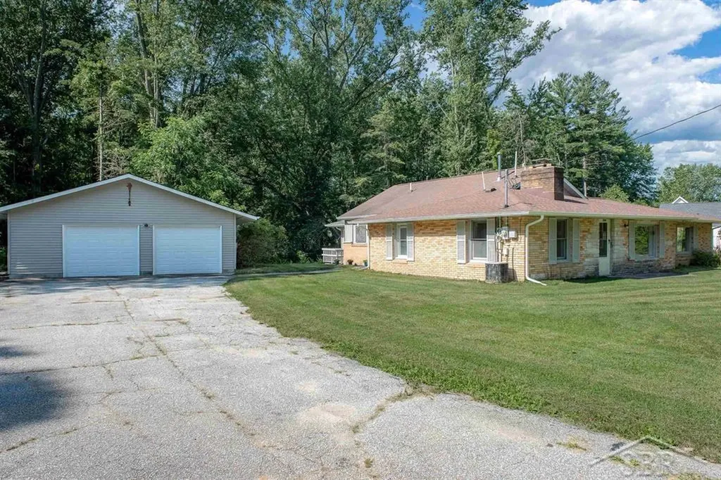 3401 Pomranky Road Midland City MI 48640