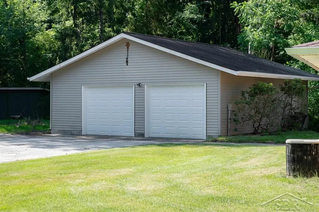 3401 Pomranky Road Midland City MI 48640