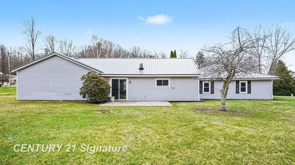 474 W Taylor Drive Jerome Township MI 48657