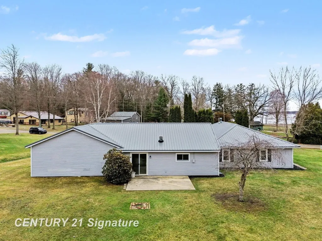 474 W Taylor Drive Jerome Township MI 48657