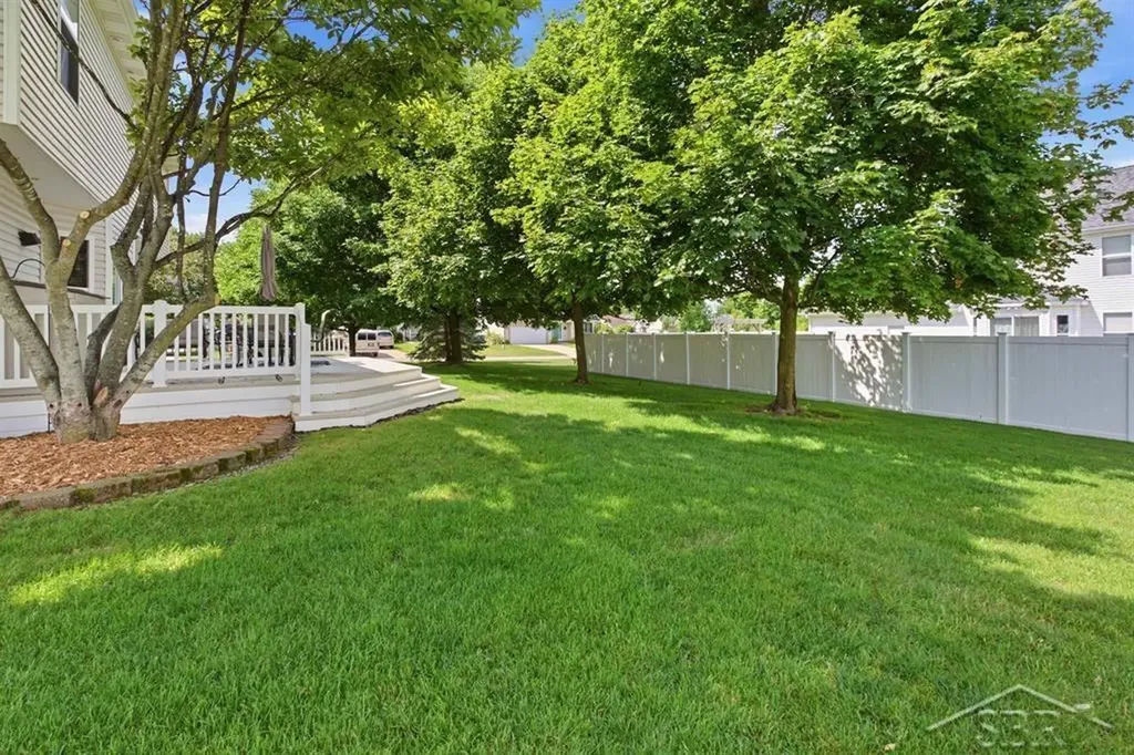 8297 Waxwing Drive Tittabawassee Township MI 48623