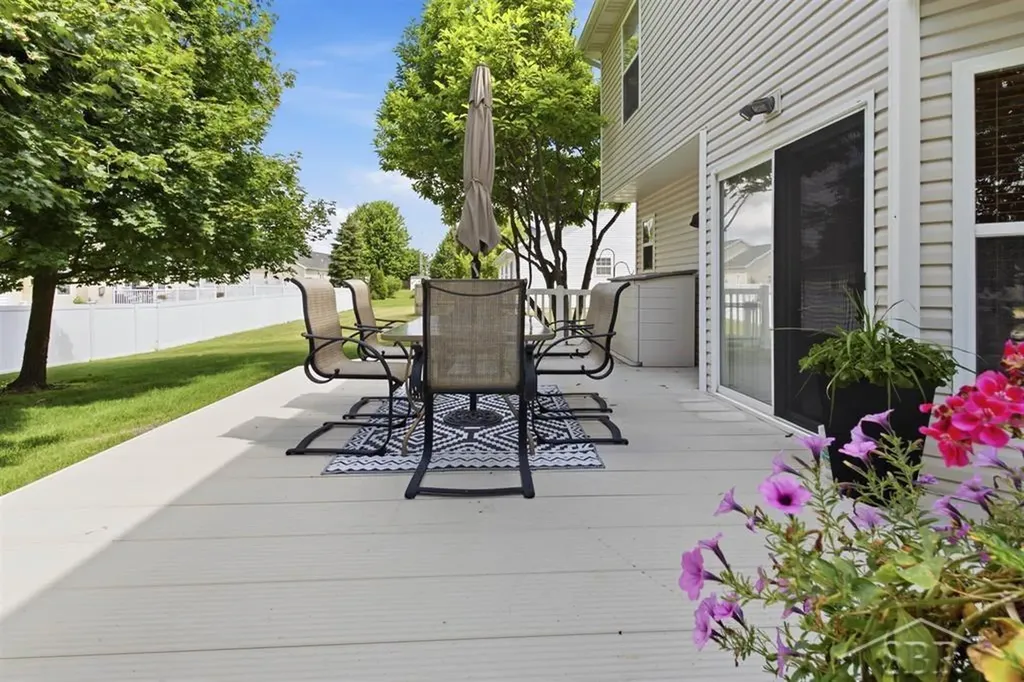 8297 Waxwing Drive Tittabawassee Township MI 48623