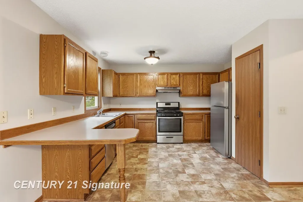 7944-7946 Rivercrest Court Tittabawassee Township MI 48623