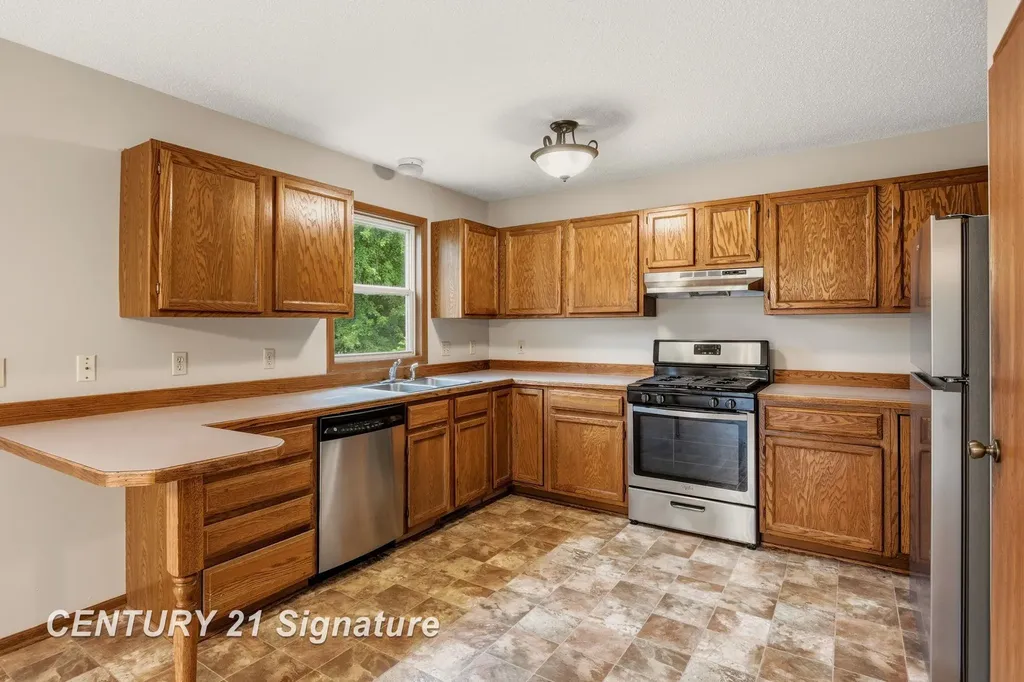 7944-7946 Rivercrest Court Tittabawassee Township MI 48623