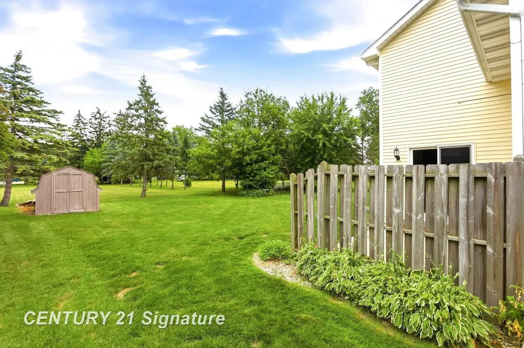 7944-7946 Rivercrest Court Tittabawassee Township MI 48623