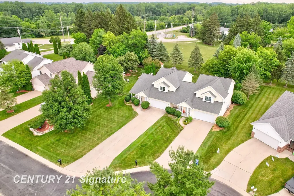 7944-7946 Rivercrest Court Tittabawassee Township MI 48623