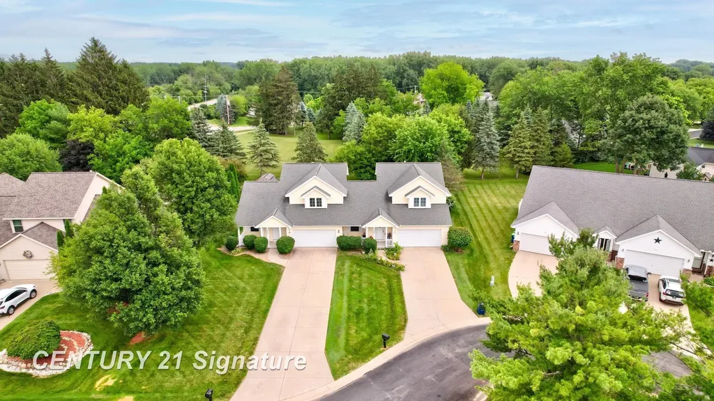 7944-7946 Rivercrest Court Tittabawassee Township MI 48623