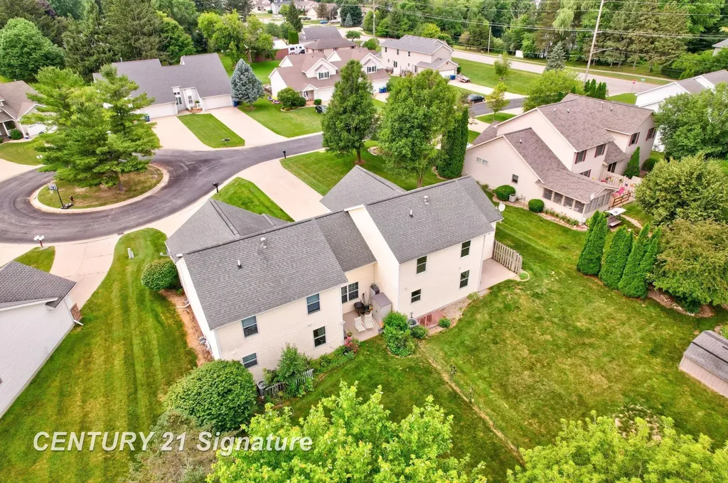 7944-7946 Rivercrest Court Tittabawassee Township MI 48623