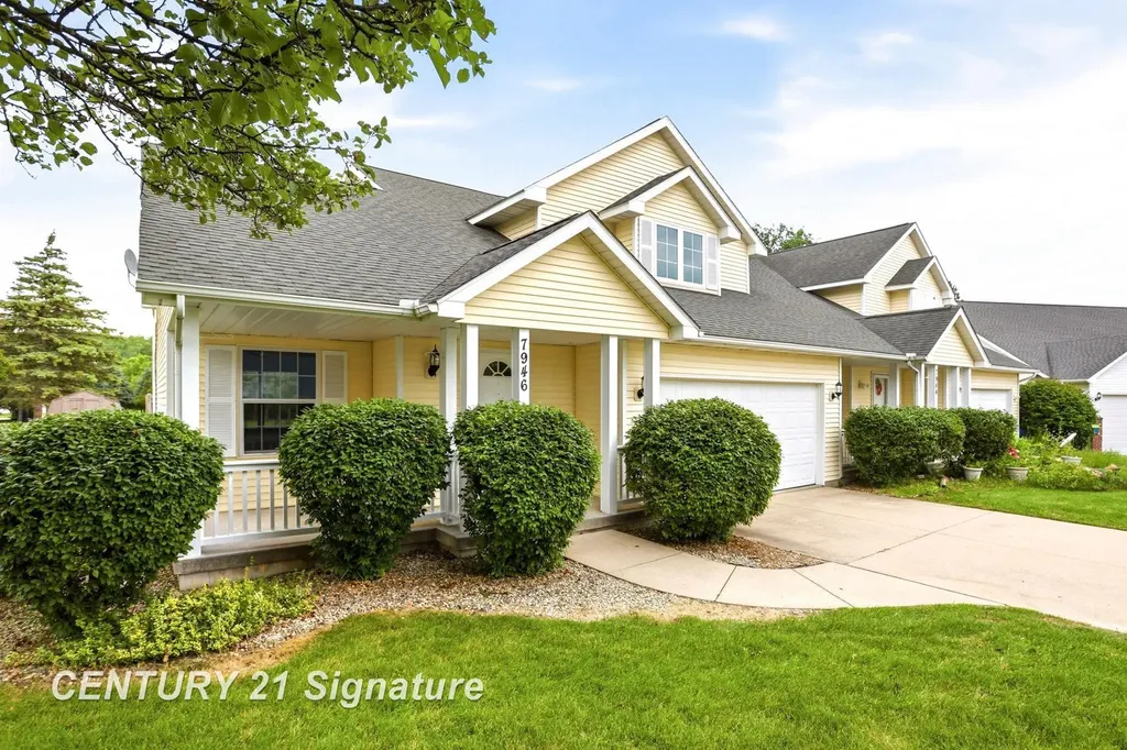7944-7946 Rivercrest Court Tittabawassee Township MI 48623