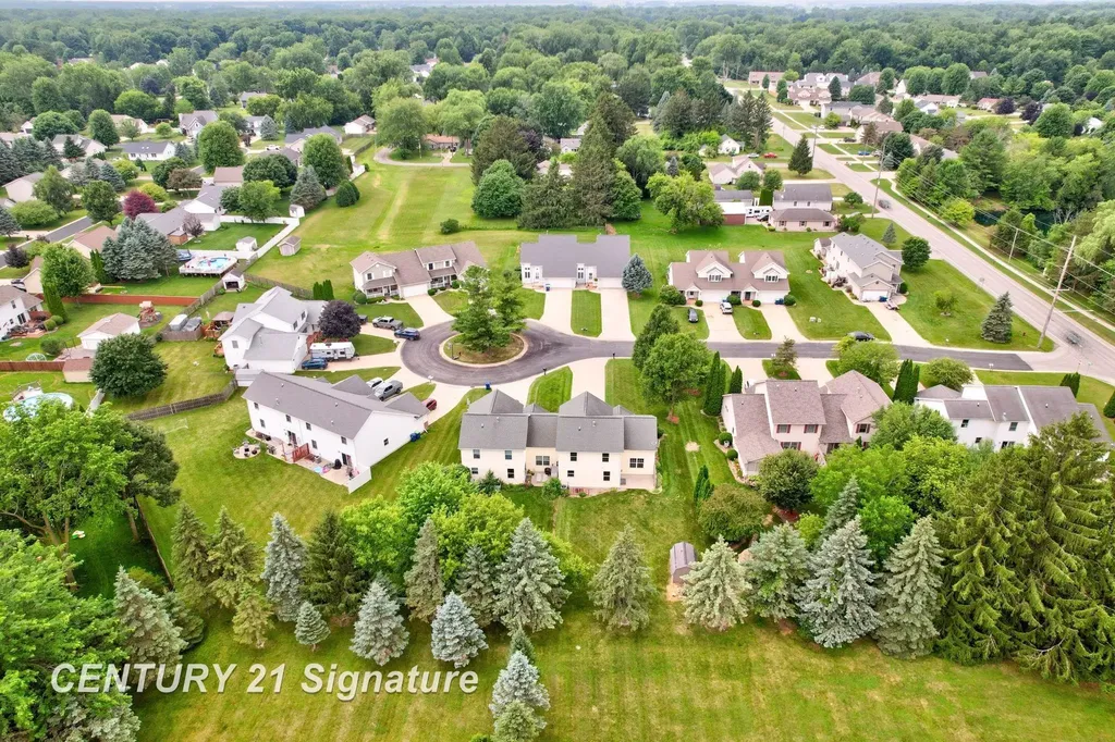 7944-7946 Rivercrest Court Tittabawassee Township MI 48623