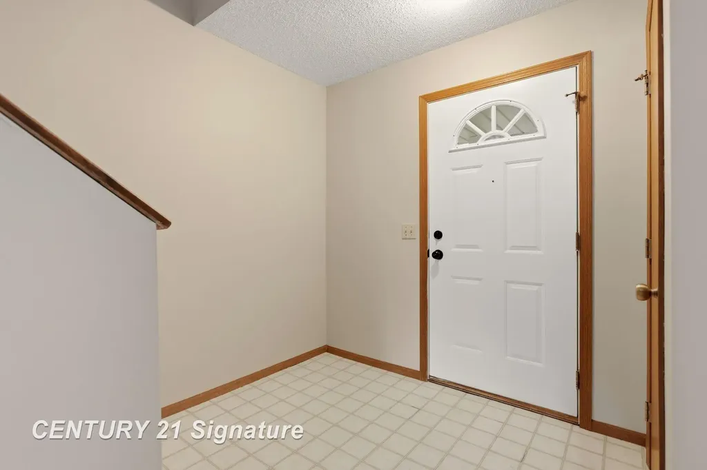 7944-7946 Rivercrest Court Tittabawassee Township MI 48623