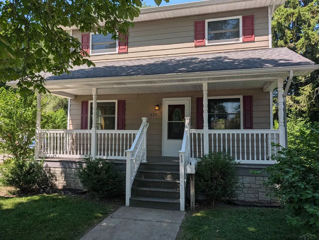 809 S Charles Street Saginaw City MI 48602