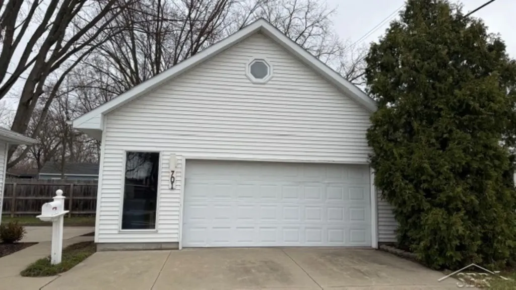 701 Airfield Lane Midland City MI 48642