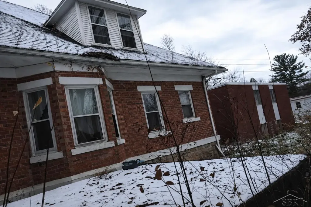 120 S Greenwood Street Sterling Village MI 48659