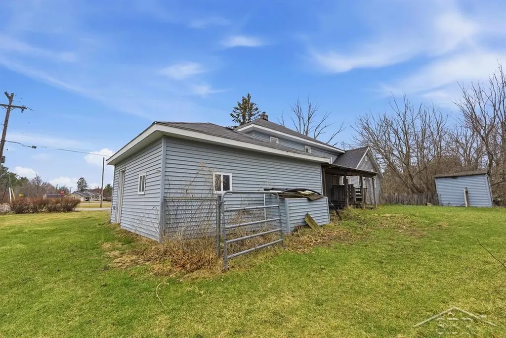 1804 N Hope Road Lincoln Township MI 48642