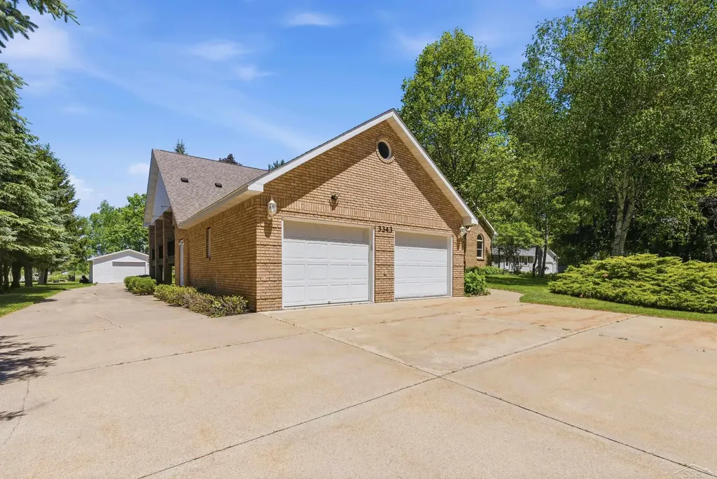3343 E Ryan Drive Larkin Charter Township MI 48642