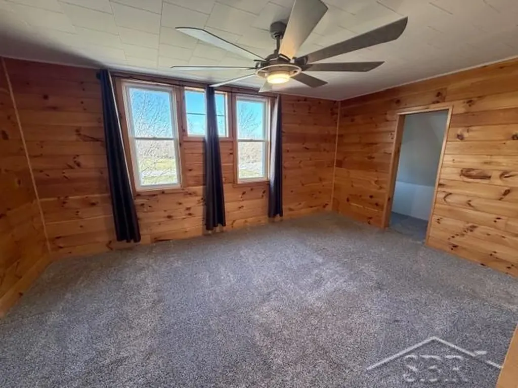 11755 W Tittabawassee Road Thomas Township MI 48623