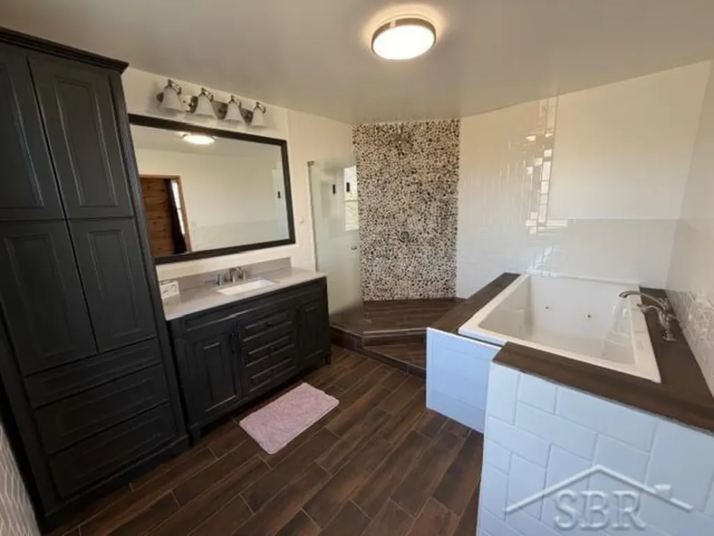 11755 W Tittabawassee Road Thomas Township MI 48623