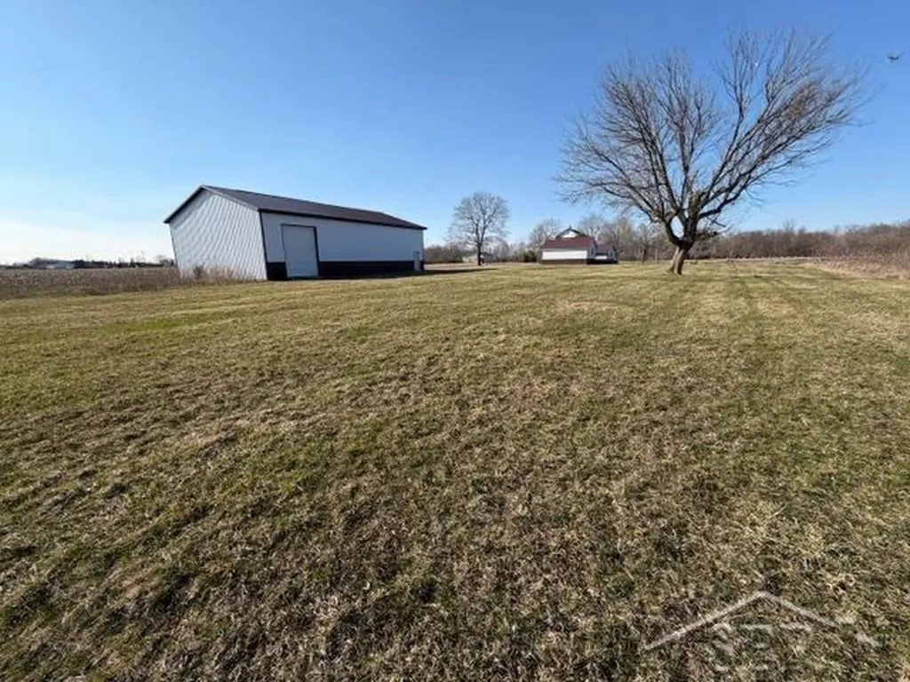 11755 W Tittabawassee Road Thomas Township MI 48623