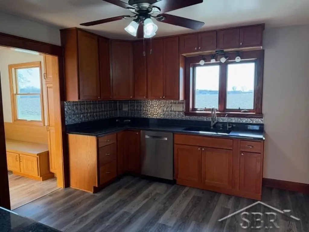 11755 W Tittabawassee Road Thomas Township MI 48623