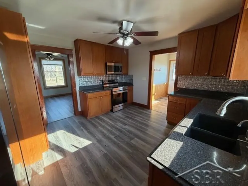 11755 W Tittabawassee Road Thomas Township MI 48623