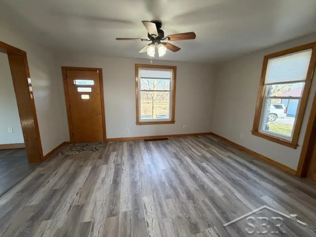 11755 W Tittabawassee Road Thomas Township MI 48623