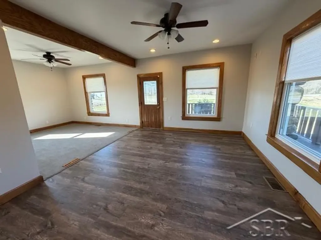 11755 W Tittabawassee Road Thomas Township MI 48623