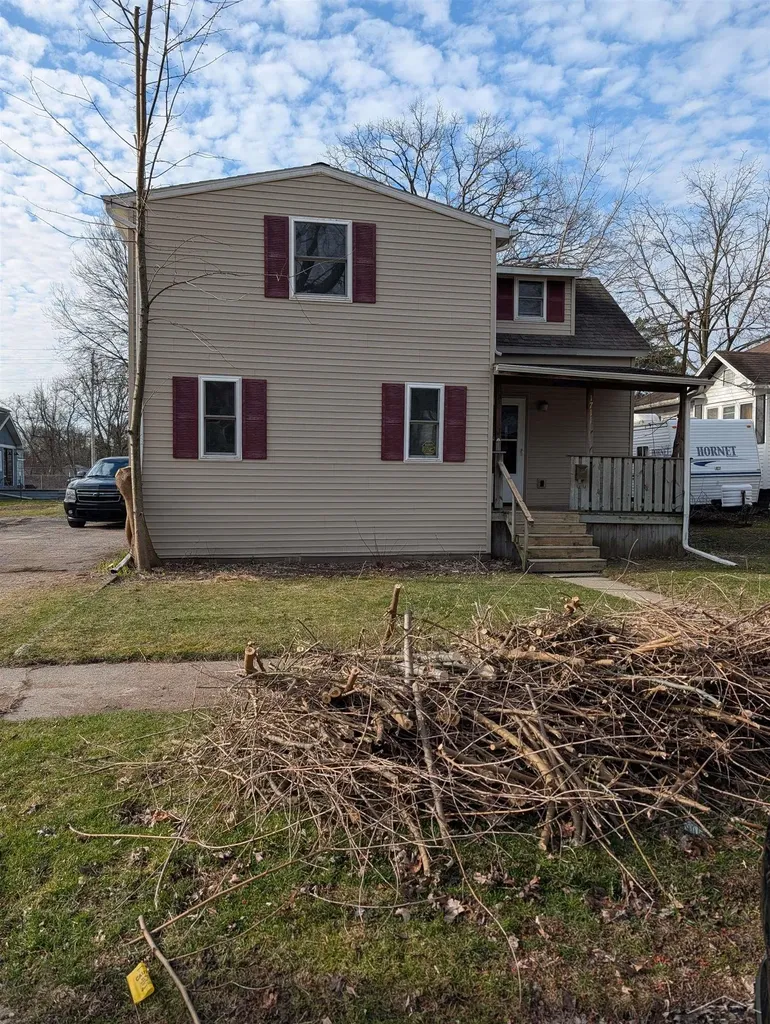 1711 Maine Street Saginaw City MI 48602