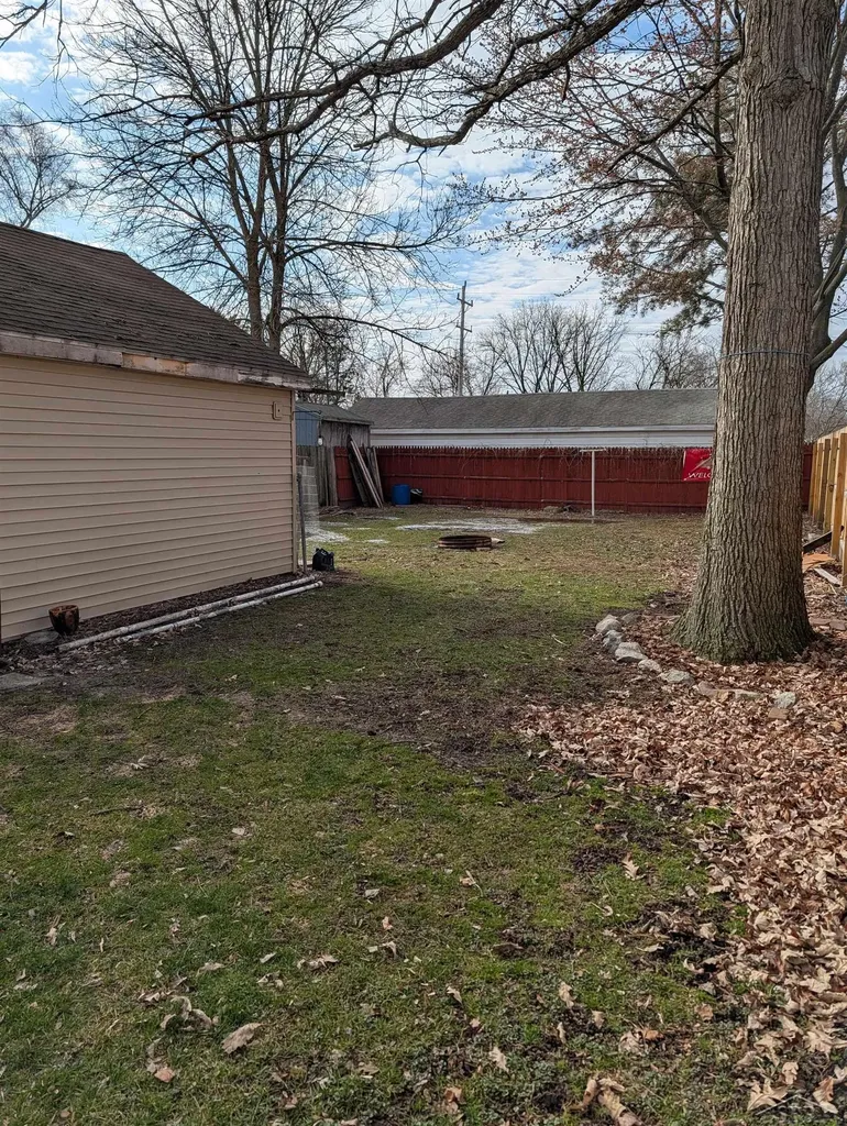 1711 Maine Street Saginaw City MI 48602