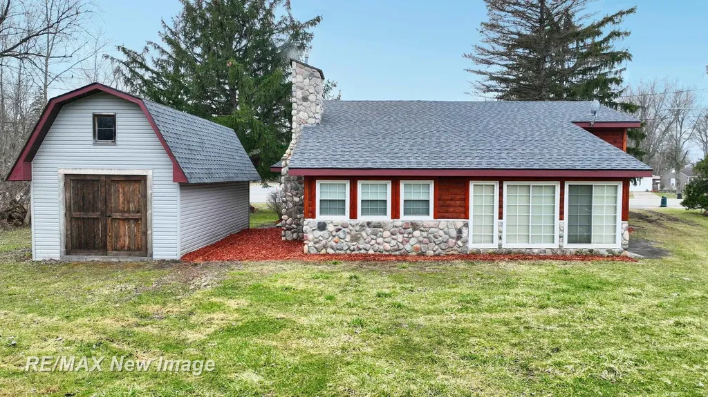 13280 N Saginaw Road Vienna Charter Township MI 48420