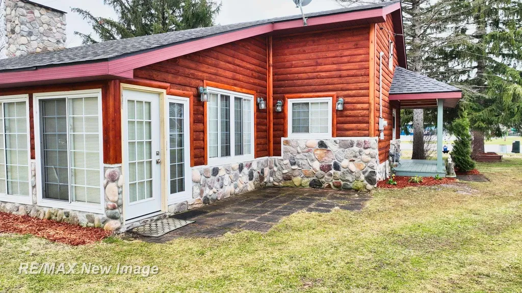 13280 N Saginaw Road Vienna Charter Township MI 48420