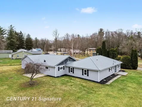 474 W Taylor Drive Jerome Township MI 48657
