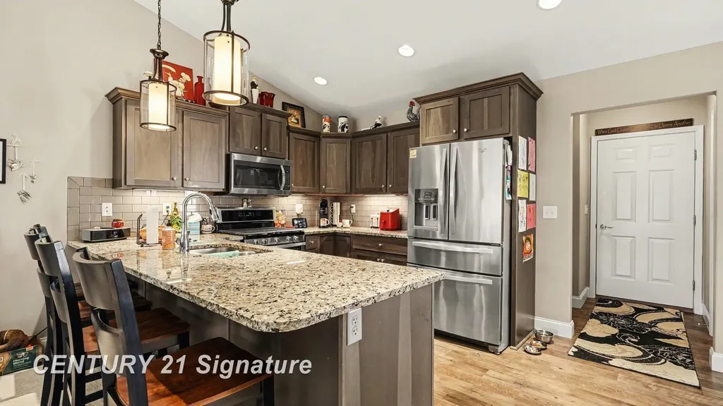 87 Tuscany Circle Saginaw Charter Township MI 48603