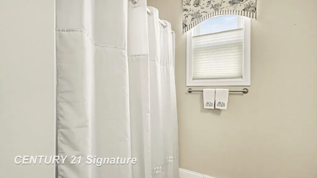 87 Tuscany Circle Saginaw Charter Township MI 48603