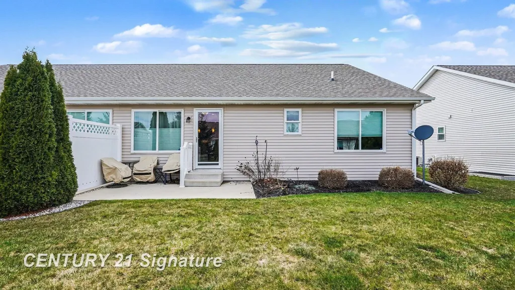 87 Tuscany Circle Saginaw Charter Township MI 48603