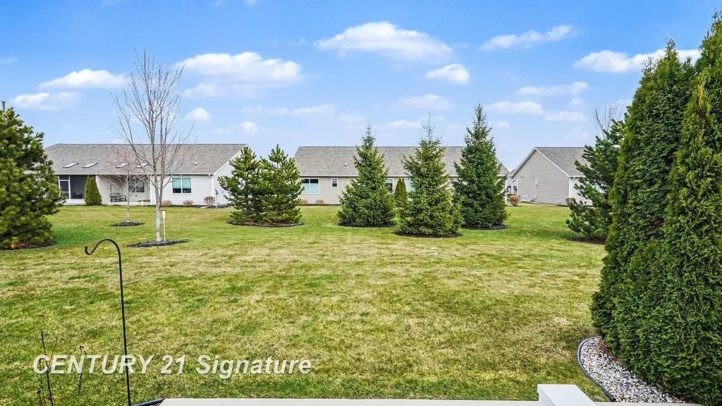 87 Tuscany Circle Saginaw Charter Township MI 48603