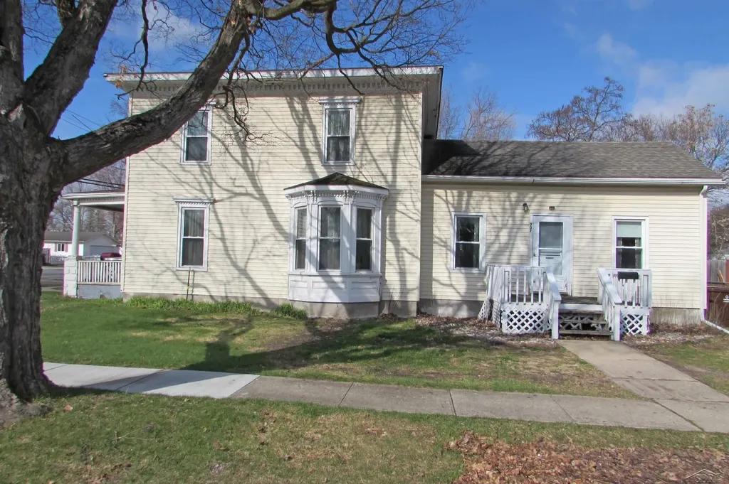 307 N Line Street Chesaning Village MI 48616