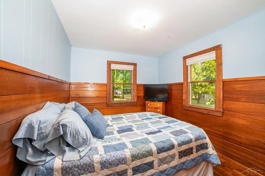 441 Hillcrest Drive Garfield Township MI 48632