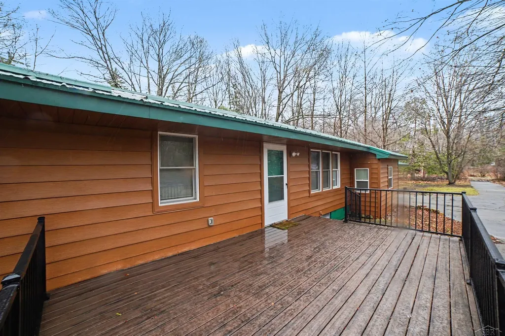 441 Hillcrest Drive Garfield Township MI 48632