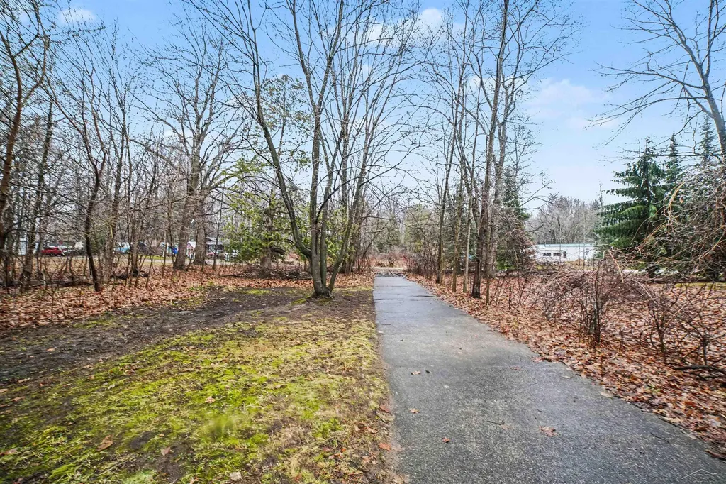 441 Hillcrest Drive Garfield Township MI 48632
