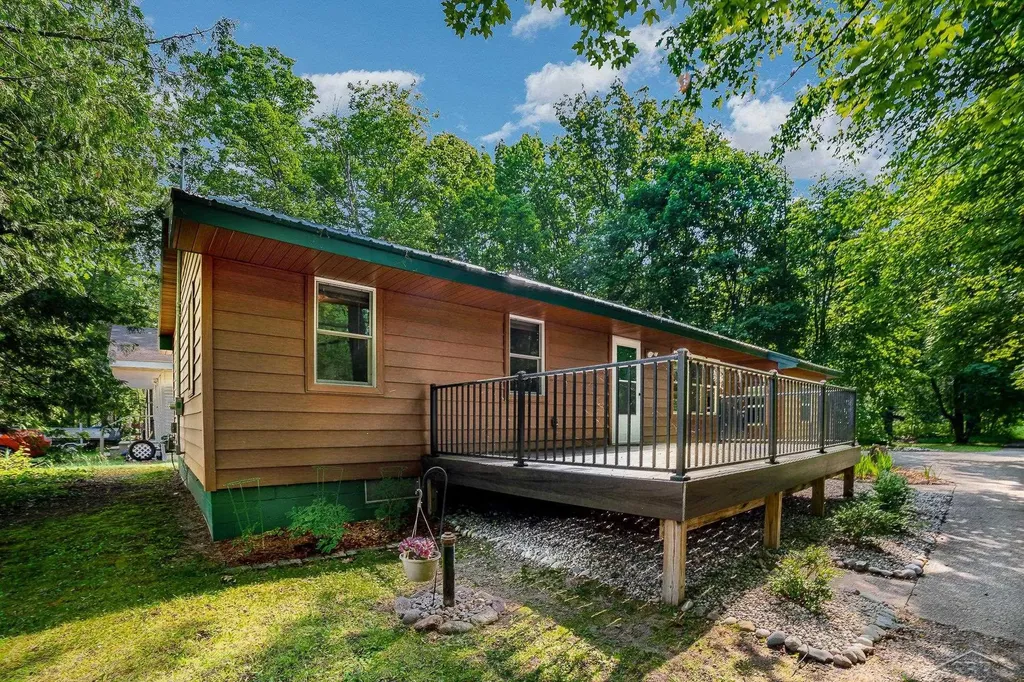 441 Hillcrest Drive Garfield Township MI 48632