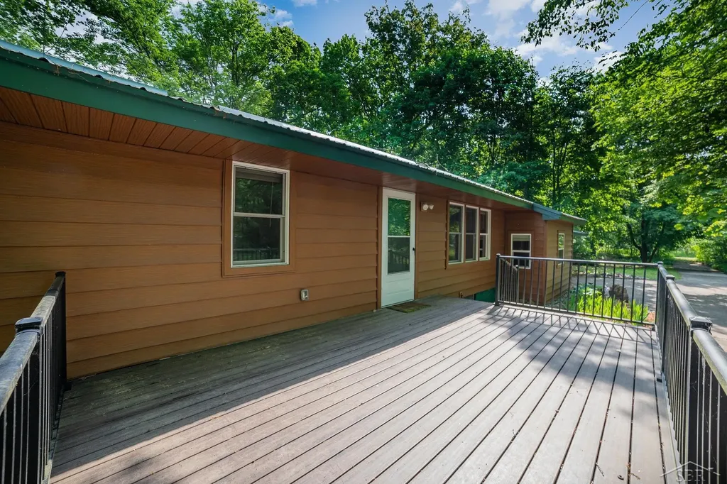 441 Hillcrest Drive Garfield Township MI 48632