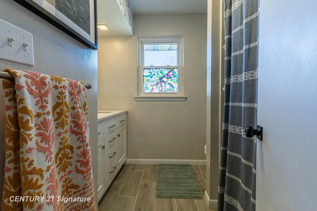 2251 E Stewart Road Midland Charter Township MI 48640