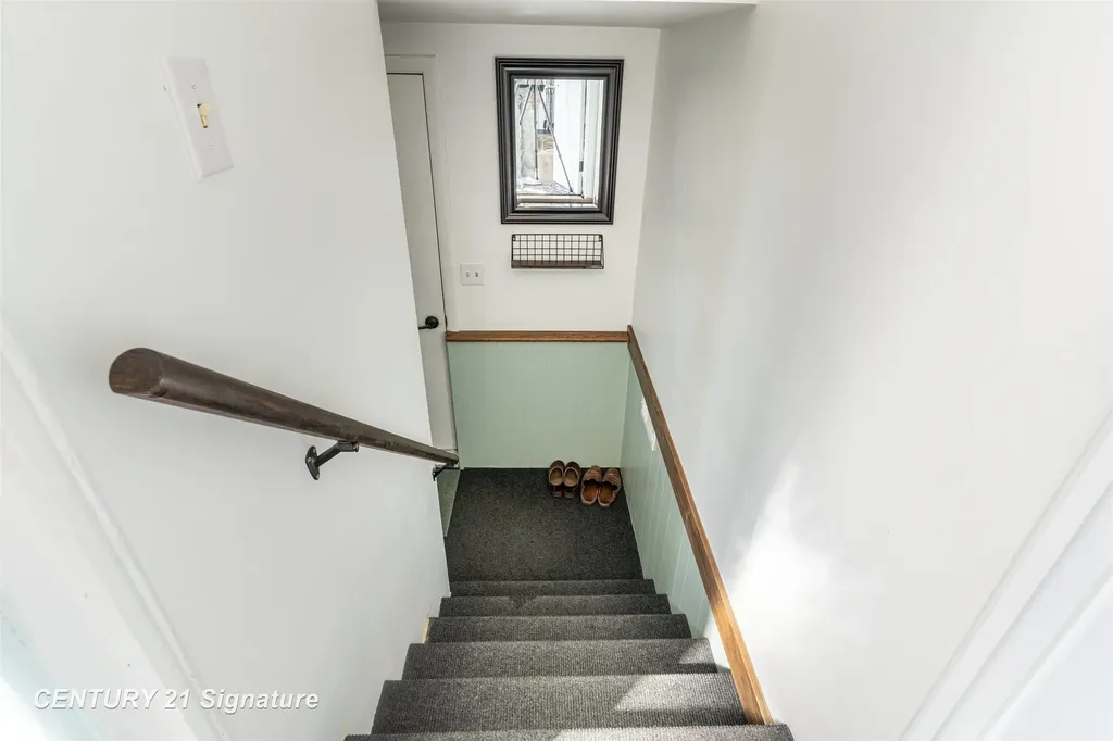 2251 E Stewart Road Midland Charter Township MI 48640