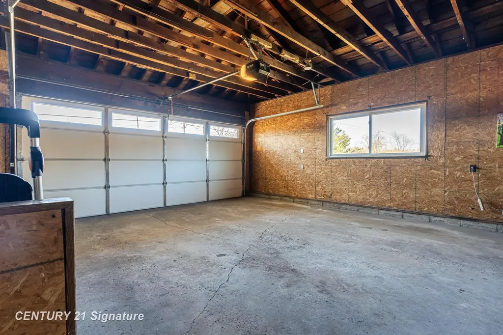 2251 E Stewart Road Midland Charter Township MI 48640