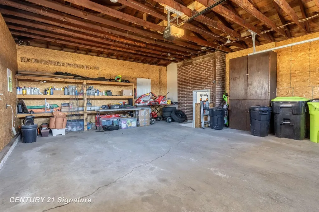2251 E Stewart Road Midland Charter Township MI 48640