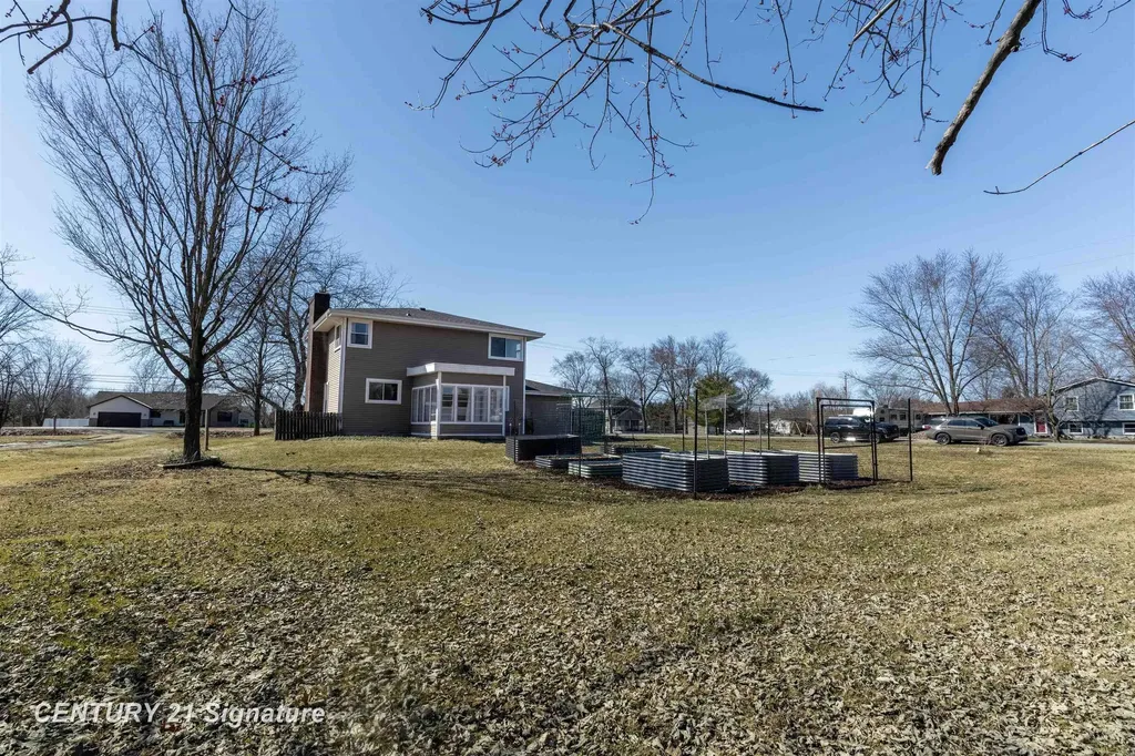2251 E Stewart Road Midland Charter Township MI 48640