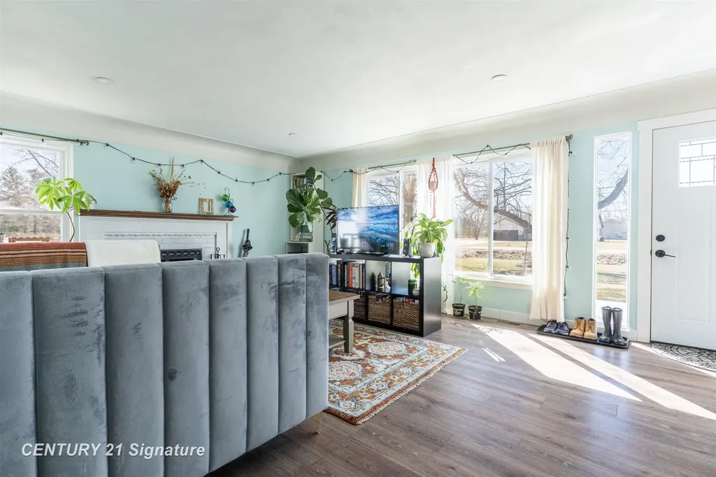 2251 E Stewart Road Midland Charter Township MI 48640